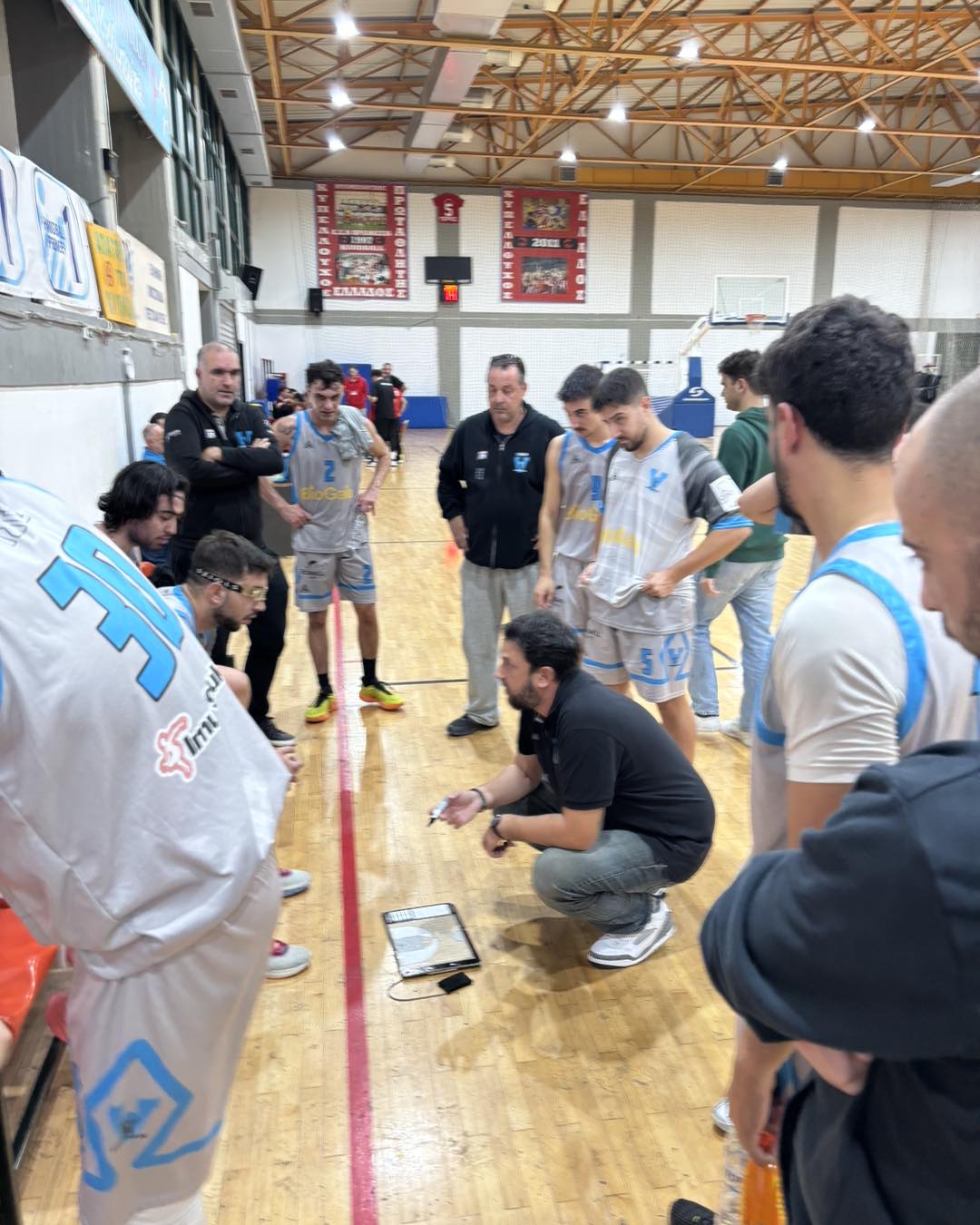May be an image of ‎basketball and ‎text that says "‎L 200 C ኢላ fım لم‎"‎‎